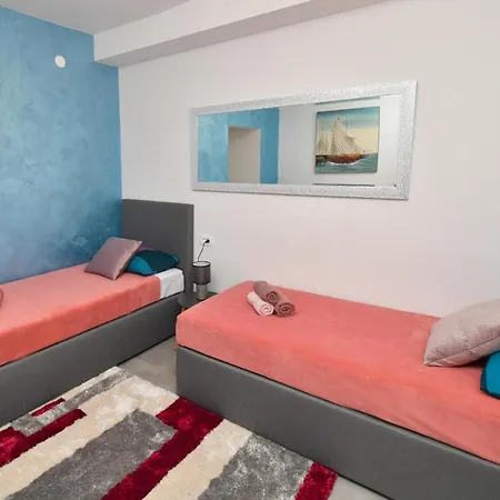 Delux Angelis 1 Apartment *