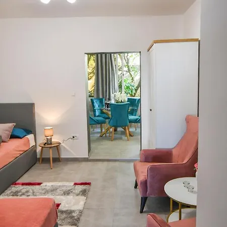 Appartement Delux Angelis 1 *
